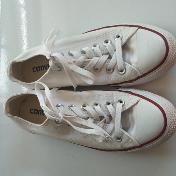 Converse Shoes - 🌝 Converse Women's White Low Top